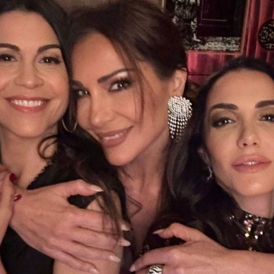 Πώς η Δέσποινα Βανδή «έκλεψε» την παράσταση στα 40α γενέθλια φίλης της; Με glam rock look φυσικά