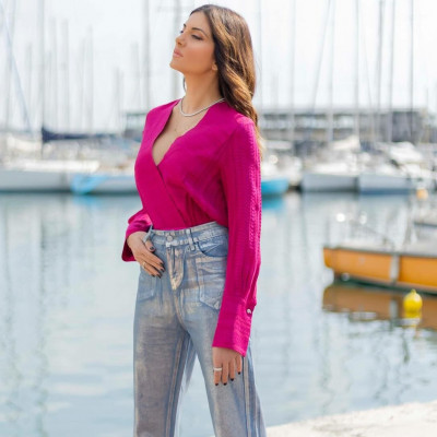 Σταματίνα Τσιμτσιλή: Oι 3 άκρως ανοιξιάτικοι τρόποι που φόρεσε το φούξια