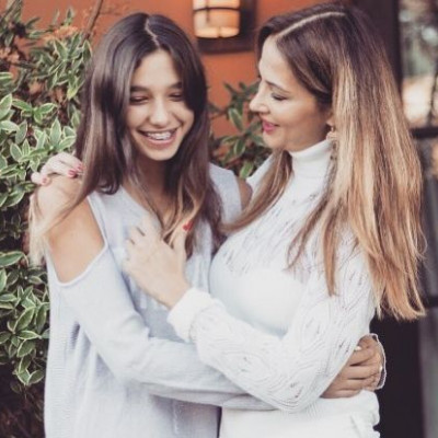 Η Αλέκα Καμηλά ευχήθηκε στην 18χρονη κόρη της με ένα σπάνιο video γεμάτο αναμνήσεις