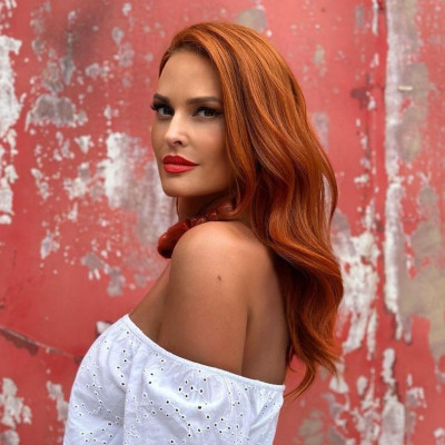 Το nude manicure της Σίσσυ Χρηστίδου ταιριάζει τέλεια σε κοντά νύχια