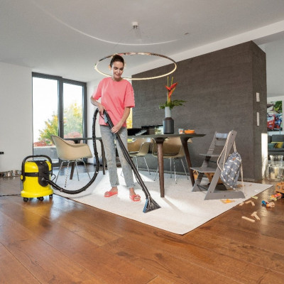 Τρεις σκούπες top στα cleaning trends που αξίζει να κάνεις δικές σου σήμερα κιόλας