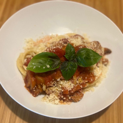 Νόστιμη πανεύκολη συνταγή για μακαρονάδα με ντομάτα και μανιτάρια