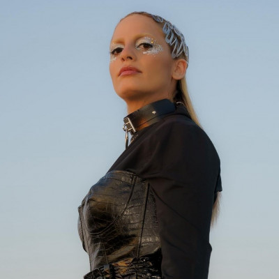 Σπίτι: Η Daphne Lawrence και ο Ripen κυκλοφορούν το πιο χαρούμενο track του 2024