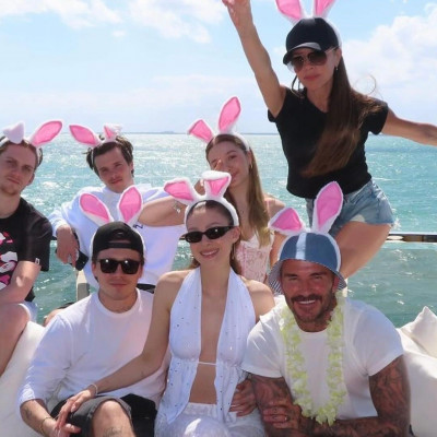 David-Victoria Beckham γιόρτασαν το Πάσχα με τα παιδιά τους και ένα πολύ συμβολικό τραγούδι