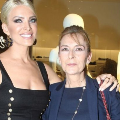 Η Θάλεια Μπρέντα, η μαμά της Κατερίνας Καινούργιου έγινε δίκαια το πρότυπό της μεγαλώνοντας