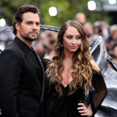 Ο Henry Cavill θα γίνει πατέρας αφού η αγαπημένη του Natalie Viscuso περιμένει το πρώτο τους παιδί