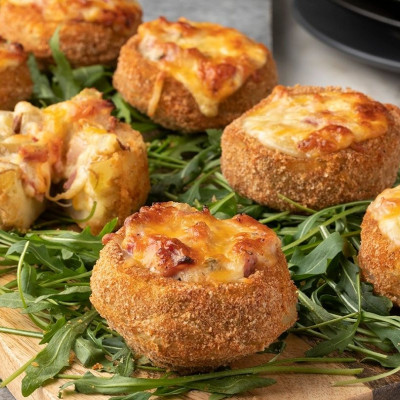 Άκης Πετρετζίκης: Αγκινάρες γεμιστές με τυρί και μπέικον