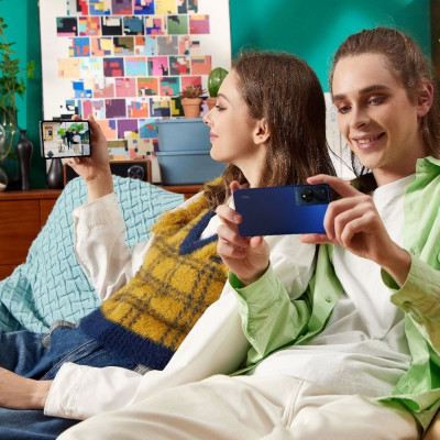 Hey series addict! Με την εκπληκτική οθόνη της σειράς smartphones TCL 50 δεν θα χάνεις επεισόδιο!