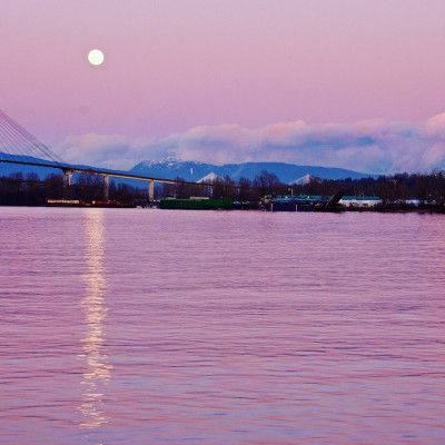 Η ροζ πανσέληνος σημαίνει αισιοδοξία και το πνευματικό της νόημα θα σε ενθουσιάσει