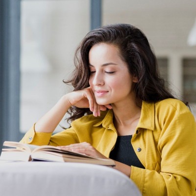 Διάβασε το αγαπημένο σου βιβλίο ή δες την αγαπημένη σου ταινία