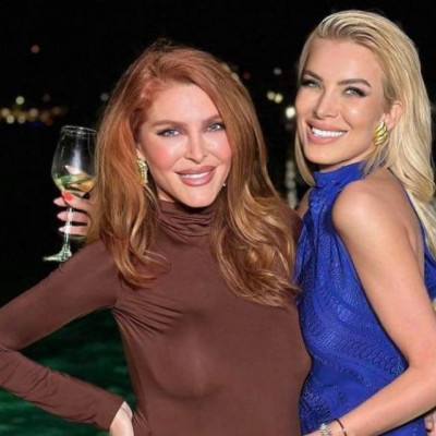 Κατερίνα Καινούργιου: Η ευχή, η εγκυμοσύνη της KatKat και η εξήγηση για το μήνυμα στην τούρτα