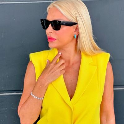 Ελένη Μενεγάκη: Αυτή είναι η αγαπημένη της τάση για το φετινό καλοκαίρι που θα φορέσουμε στο γραφείο