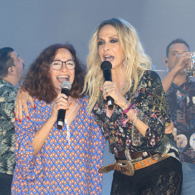 Η Λία Βίσση έγινε 69 ετών και η ωραιότερη έκπληξη ήρθε από τις αδερφές της, Άννα και Νίκη