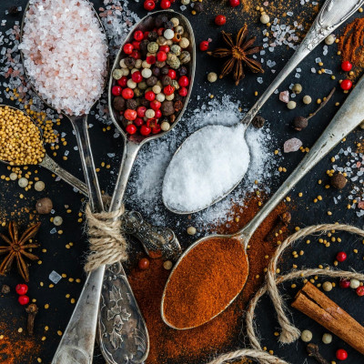 Το μεγάλο λάθος που κάνεις με τα μπαχαρικά και τί να αλλάξεις για να κάνεις οικονομία