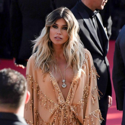 Smokey eyes το καλοκαίρι; Η Βάσια Κωσταρά μάς δείχνει πώς να το πετύχουμε