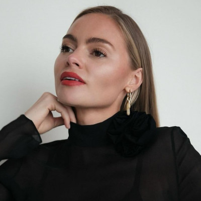 7 οροί για σφριγηλή και ενυδατωμένη επιδερμίδα που αξίζει να δοκιμάσεις