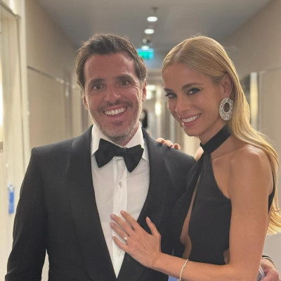 7 χρόνια γάμου γιόρτασε η Δούκισσα Νομικού και έστειλε μήνυμα στον σύζυγό της πάνω σε τούρτα