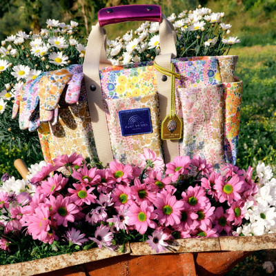 Τα πολυκαταστήματα attica καλωσορίζουν τη limited edition συλλογή του brand Kurt Geiger