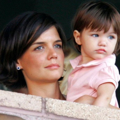 Η Suri Cruise έχει αγόρι: Ο χορός αποφοίτησης και το φιλί