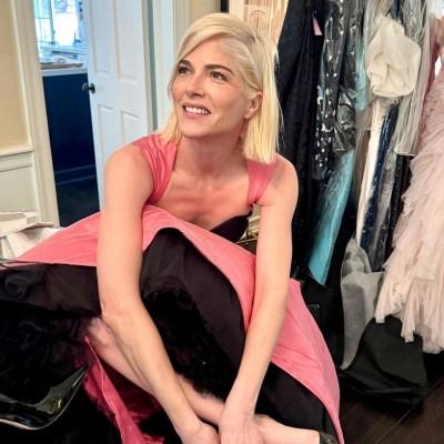 Η Selma Blair γίνεται 51 ετών-Το ταξίδι στο Παρίσι, το νέο look και τα νεότερα της υγείας της