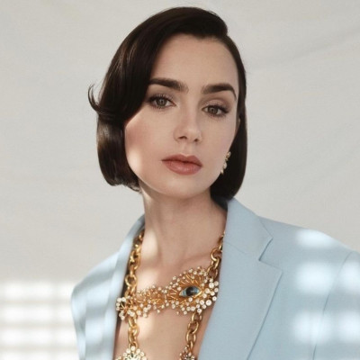 Η Lily Collins υπέκυψε στη γοητεία του bob cut! -Τα μαλλιά της πλέον φτάνουν μέχρι το πιγούνι
