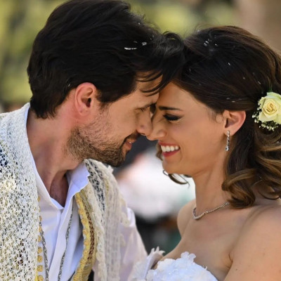 Λίγο πριν το γαμήλιο φινάλε στον «Σασμό», προηγήθηκε ένα άλλο γλέντι: Πλάνα από το backstage