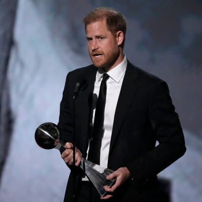 Αποστομωτικός ο πρίγκιπας Harry στην παραλαβή του βραβείου Espy! Η αναφορά στο δεσμό μάνας - γιου