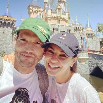 Ο Ashton Kutcher και η Mila Kunis πέρασαν την 9η επέτειο γάμου τους εναλλακτικά
