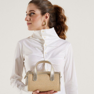 Τα χειροποίητα σανδάλια από δέρμα και ψάθα είναι key item για το φετινό καλοκαίρι