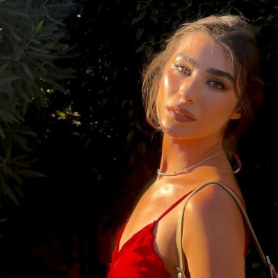 Ο χαλαρός κότσος της Χρύσας Μιχαλοπούλου ταιριάζει σε κάθε περίσταση ακόμα και σε γάμους