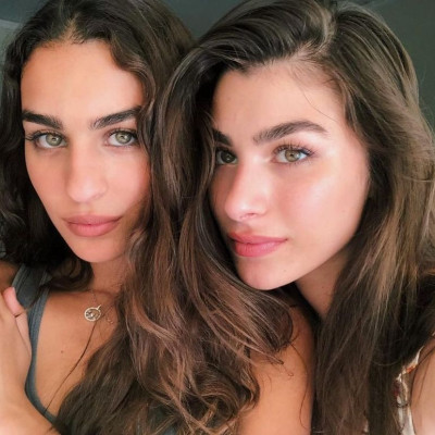 Χρύσα Μιχαλοπούλου: Απαθανάτισε τον Κίμωνα με τη θεία του και φάνηκε αυτό που λένε για τα αδέρφια