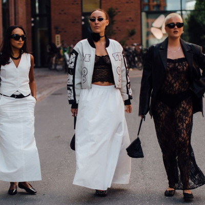 Άσπρη maxi φούστα: 5 τρόποι να φορέσεις το hero piece του καλοκαιριού