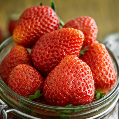 Ήξερες ότι οι φράουλες χρειάζονται ειδικό πλύσιμο; Το κόλπο για να τις έχεις καθαρές & φρέσκιες