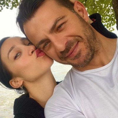 Στη νέα ανάρτηση του Γιώργου Αγγελόπουλου με την Βαμβακούση την παράσταση έκλεψε το μικρό «Ντανάκι»