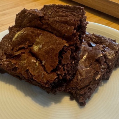Αυτή είναι η συνταγή μου για τα πιο νόστιμα Chunky Brownies μέσα σε 20 λεπτά