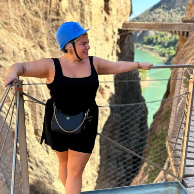 Στο «πάμε Δανάη» η Μπάρκα είπε «φύγαμε για Ισπανία» και τα looks της είναι μια έμπνευση για όλες μας