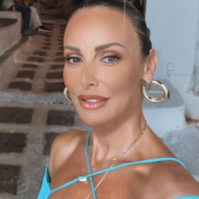 Γενέθλια και γιορτή για την Μπέττυ Μαγγίρα που τα πέρασε στη Σέριφο με το πιο καλοκαιρινό look