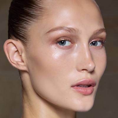 Ξέχνα τον τρόπο που έκανες το contouring! Αυτό είναι το νέο hacκ για τέλεια κοψίματα στα ζυγωματικά