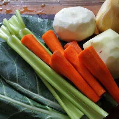 Διατήρησε τα καρότα και τα σέλερι φρέσκα για εβδομάδες με ένα εύκολο κόλπο