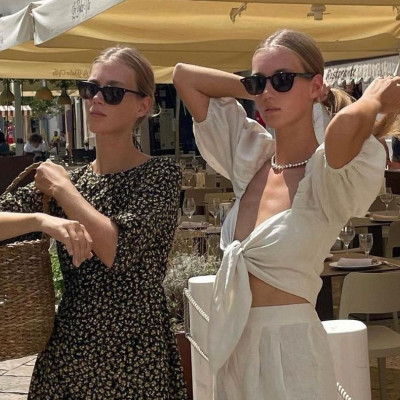 Τα updos των 90s είναι το must χτένισμα για την επιστροφή στο γραφείο