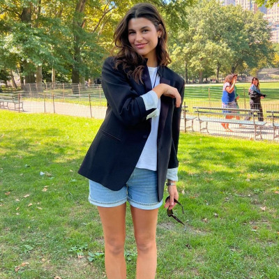 Δανάη Παππά: Το ταξίδι στη Νέα Υόρκη και το casual σύνολο με σακάκι και sneakers στο Central Park