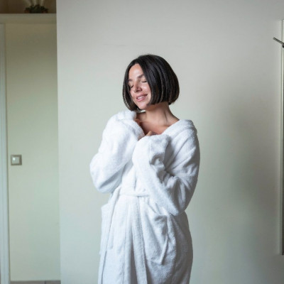 Θέλεις επιδερμίδα μεταξένια απαλή και ενυδατωμένη; Πρόσθεσε αυτό το βήμα στο self-care routine σου