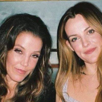 Η Riley Keough θυμάται τη μητέρα της, Lisa Marie Presley, να κλαίει στο πάτωμα ακούγοντας Elvis