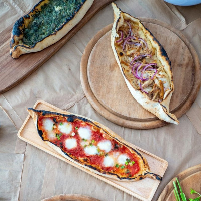 Fitness FAQs: Τελικά τρώμε υδατάνθρακες μετά τις 7 το απόγευμα; Ο ειδικός απαντά