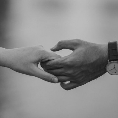 «Three loves theory»: Η θεωρία που εξηγεί γιατί ερωτευόμαστε μόνο 3 φορές πραγματικά στη ζωή μας