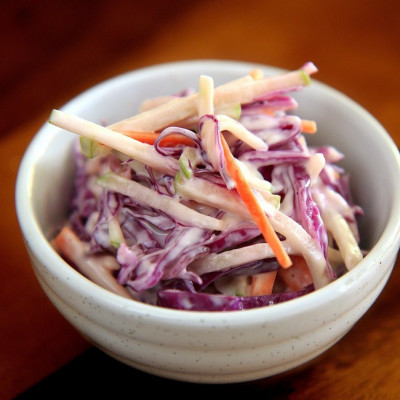 Προϊόντα στην κουζίνα που κοστίζουν ελάχιστα και μπορούν να «μεταμορφώσουν» το δέρμα σου