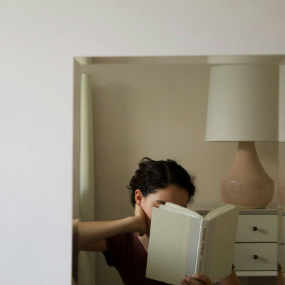 Ώρα για διάβασμα! 6 τρόποι να αγαπήσεις τα βιβλία και να αφήσεις το κινητό στην άκρη