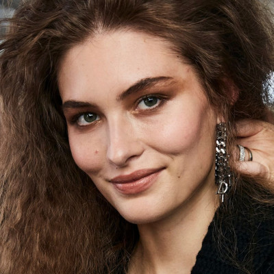 Τέσσερα genius tips μακιγιάζ για ένα φυσικό εφέ lifting στο πρόσωπο από μία makeup artist