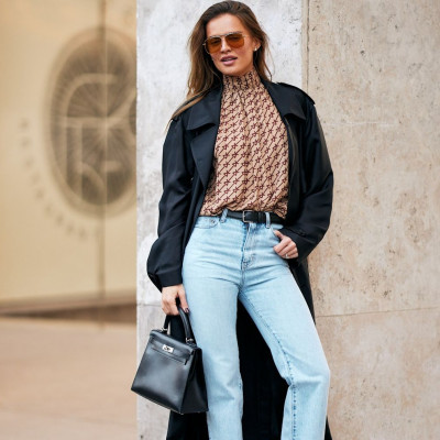 Styling tips: Αυτά τα παπούτσια αναδεικνύουν τέλεια το ίσιο τζιν παντελόνι