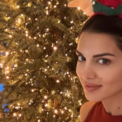 Το μεγάλο και με ιδιαίτερες ταπετσαρίες σπίτι της Σταματίνας Τσιμτσιλή «μύρισε» Χριστούγεννα